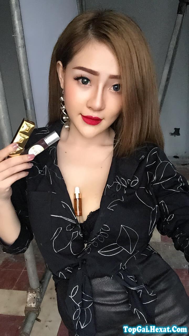 Facebook gái xinh Bình Định: Ngân Ngân Võ Võ thích khoe ngực
